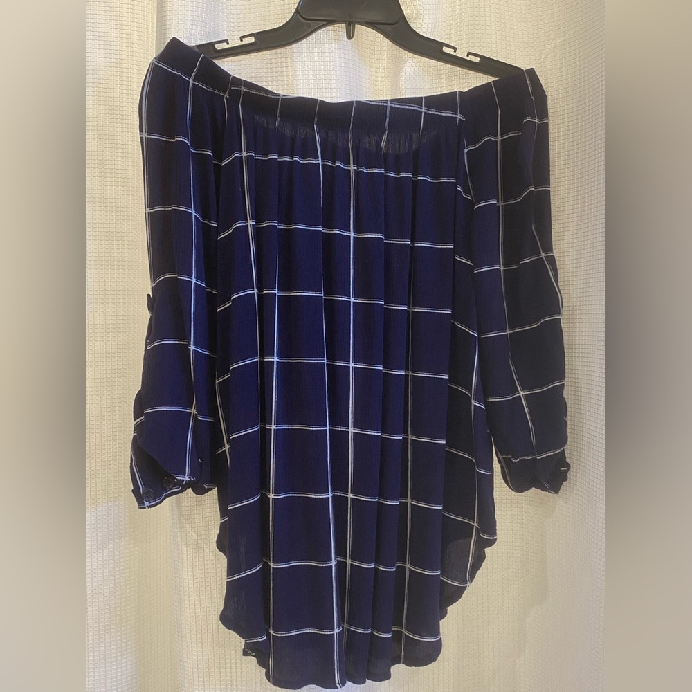 Signature Studio Blue with white, off shoulder blouse. Size L.